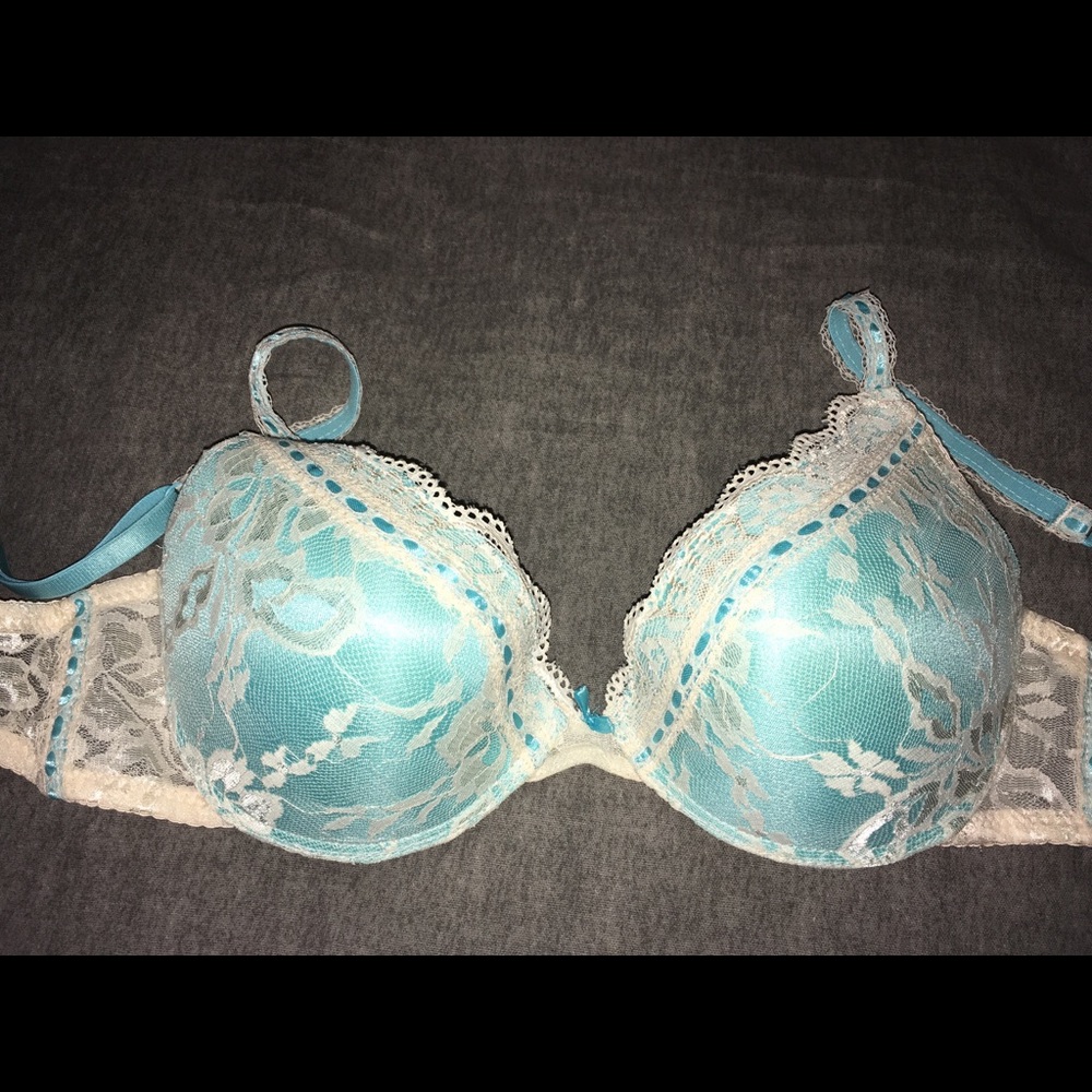 Tarea Blue and White Lace Bra 36D NWOT